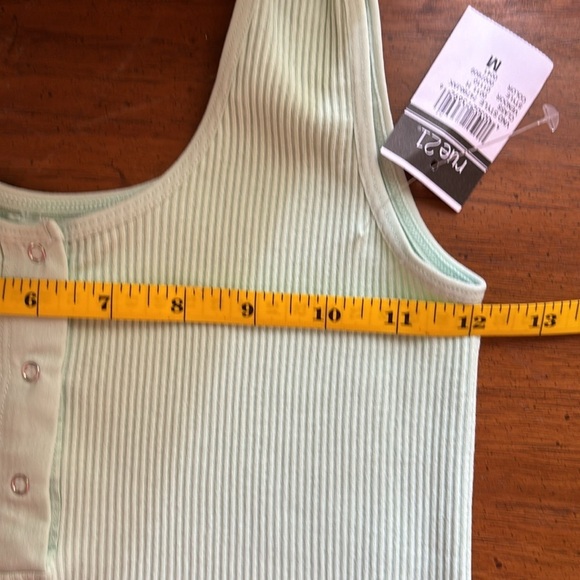 Green ribbed tank Size M NEW - Picture 7 of 8